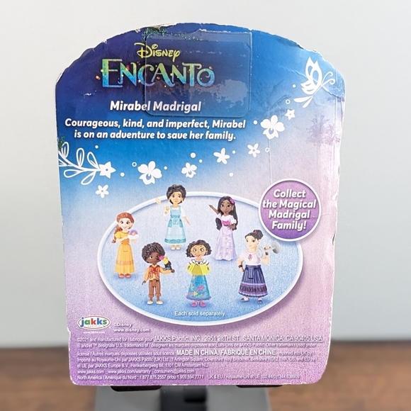 Disney Encanto Mirabel Madrigal 3 Inch Doll With Accessory Included, NEW - Picture 2 of 3